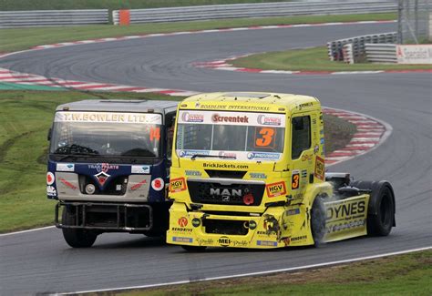 Truck Racing .